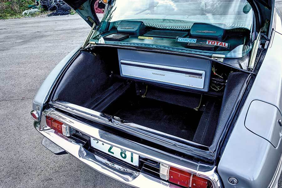 DS系列可謂當代Citroen的始祖,它的風格非常前衛,更有「太空船」和「圓形飛碟」之稱。