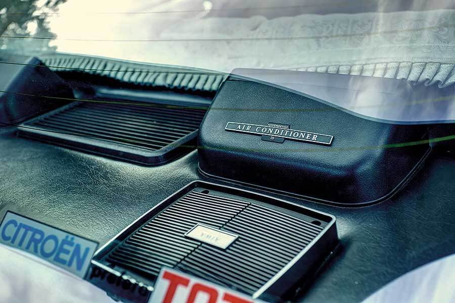 DS系列可謂當代Citroen的始祖,它的風格非常前衛,更有「太空船」和「圓形飛碟」之稱。