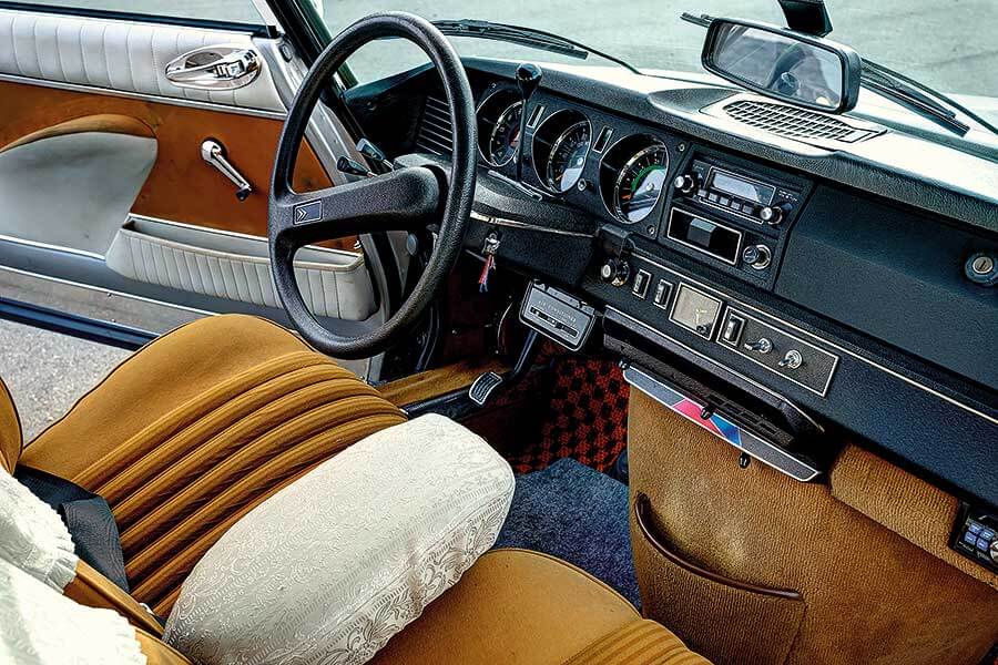 DS系列可謂當代Citroen的始祖,它的風格非常前衛,更有「太空船」和「圓形飛碟」之稱。