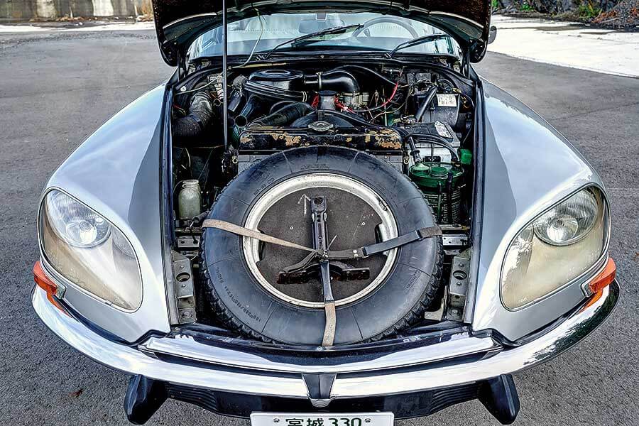 DS系列可謂當代Citroen的始祖,它的風格非常前衛,更有「太空船」和「圓形飛碟」之稱。