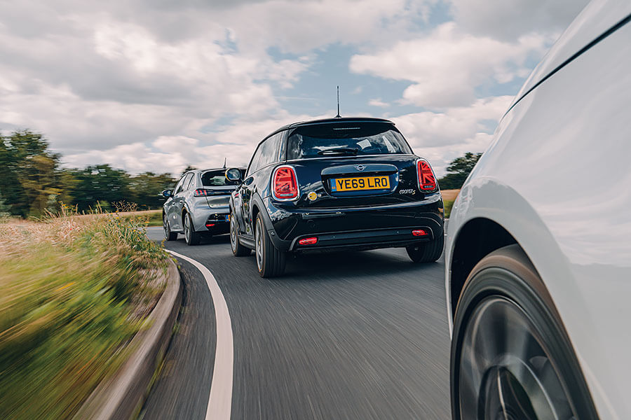 急於花掉3萬鎊,又剛好需要一部快捷乾淨的都會型汽車嗎?如今選擇之多終於到了可以隨便你挑的地步。