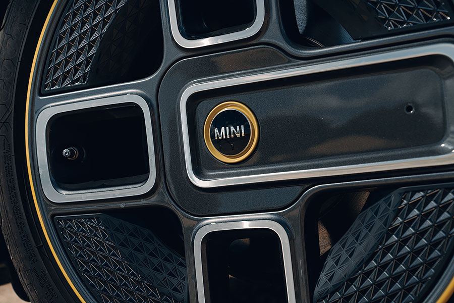 急於花掉3萬鎊,又剛好需要一部快捷乾淨的都會型汽車嗎?如今選擇之多終於到了可以隨便你挑的地步。