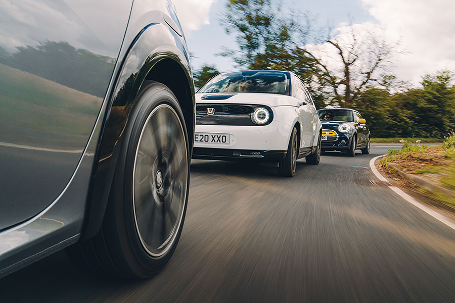 急於花掉3萬鎊,又剛好需要一部快捷乾淨的都會型汽車嗎?如今選擇之多終於到了可以隨便你挑的地步。