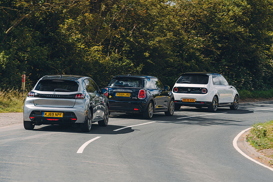 急於花掉3萬鎊,又剛好需要一部快捷乾淨的都會型汽車嗎?如今選擇之多終於到了可以隨便你挑的地步。