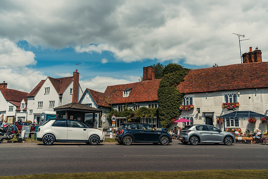 急於花掉3萬鎊,又剛好需要一部快捷乾淨的都會型汽車嗎?如今選擇之多終於到了可以隨便你挑的地步。