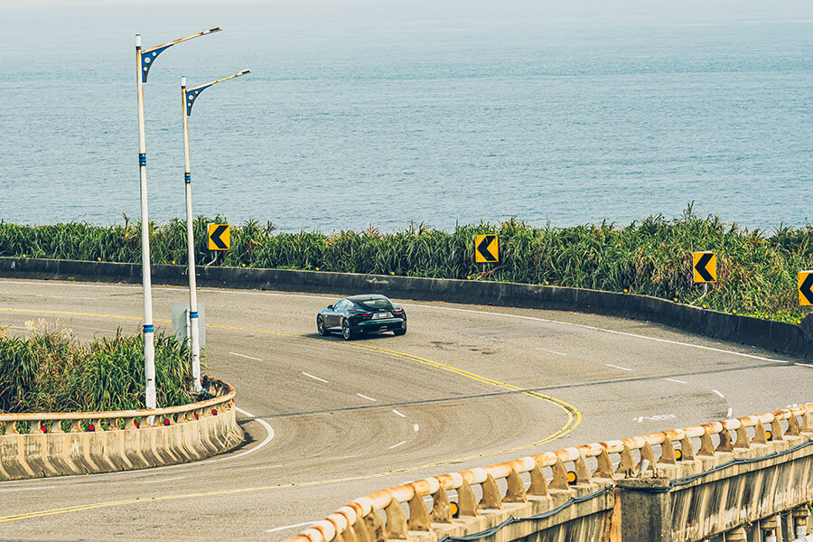 當有越來越多自訴跑格的車款充斥在世道上,一台很純粹的跑車更值得你去多多體會。