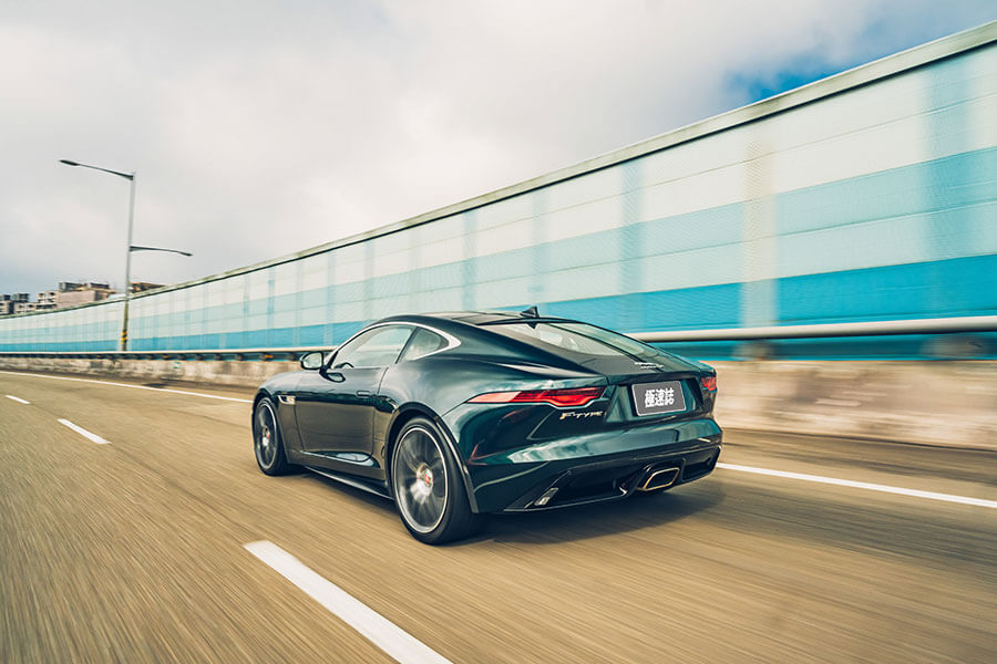 當有越來越多自訴跑格的車款充斥在世道上,一台很純粹的跑車更值得你去多多體會。