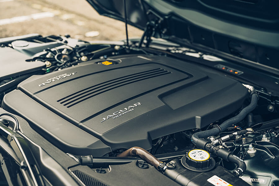 當有越來越多自訴跑格的車款充斥在世道上,一台很純粹的跑車更值得你去多多體會。