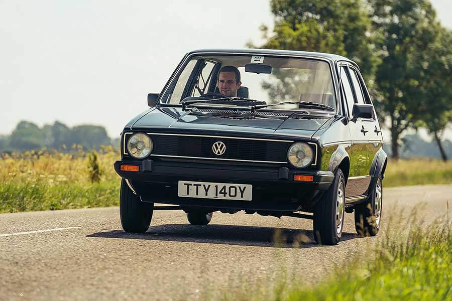 見證大眾化半豪華掀背車的演進。