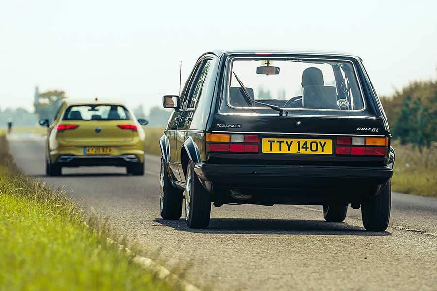 見證大眾化半豪華掀背車的演進。