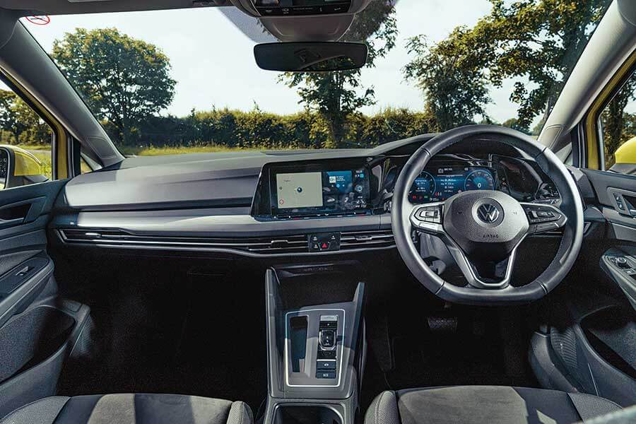 見證大眾化半豪華掀背車的演進。