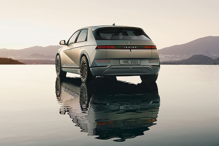 還記得2019年概念車Hyundai 45 EV Concept嗎?它現在已經換好全新名字準備量產問市了!