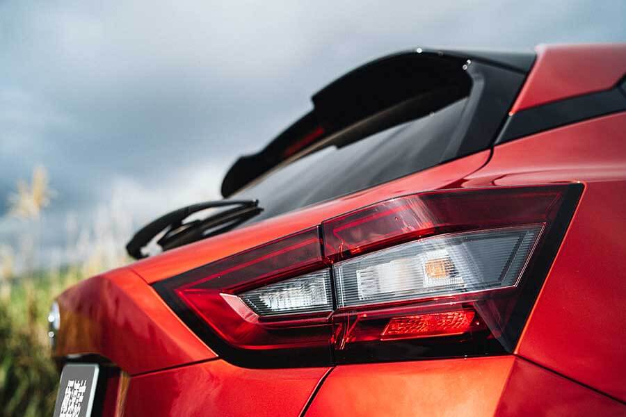 在它身上彷彿看見一套進化公式的演繹,這由裡而外的演化程度絕對精采,就像看著人類由多毛狒狒一步一腳印的進化論。