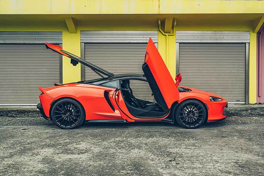 它不是麥拉倫首度嘗試的「GT」跑車,或許第一次成果不如預期,既然如此那就來第二次吧,有請New GT。