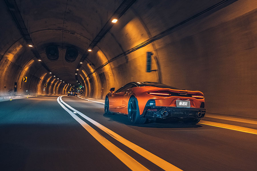 它不是麥拉倫首度嘗試的「GT」跑車,或許第一次成果不如預期,既然如此那就來第二次吧,有請New GT。