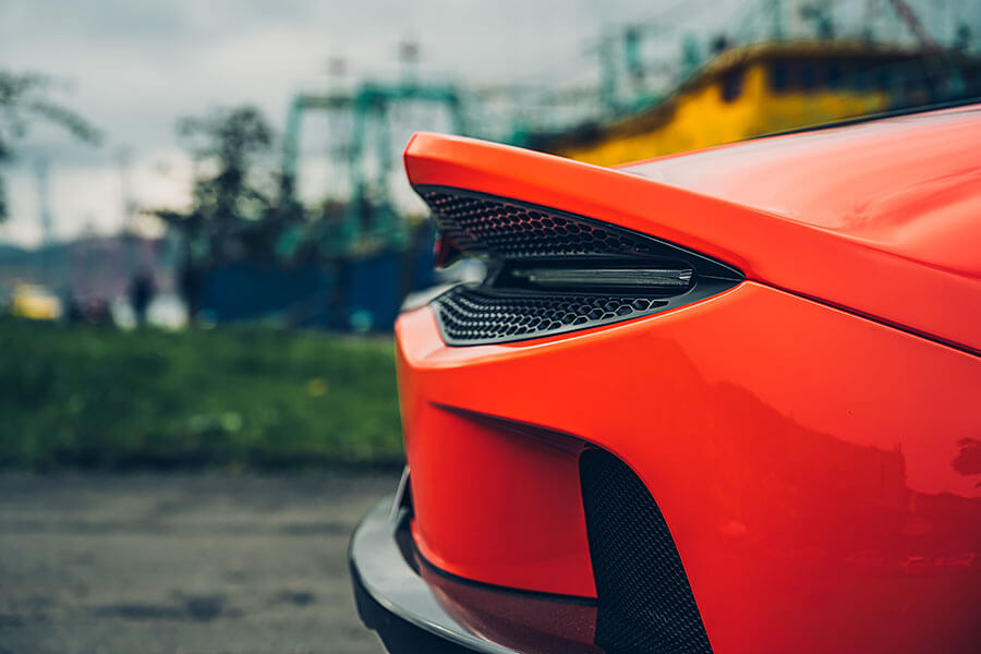 它不是麥拉倫首度嘗試的「GT」跑車,或許第一次成果不如預期,既然如此那就來第二次吧,有請New GT。