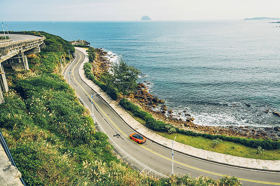 它不是麥拉倫首度嘗試的「GT」跑車,或許第一次成果不如預期,既然如此那就來第二次吧,有請New GT。