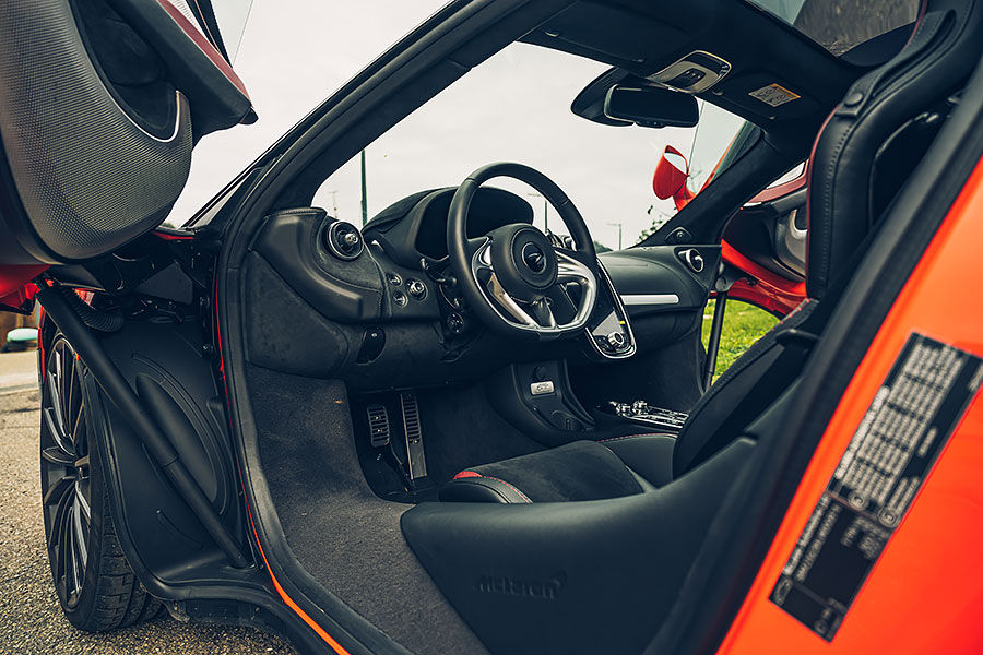 它不是麥拉倫首度嘗試的「GT」跑車,或許第一次成果不如預期,既然如此那就來第二次吧,有請New GT。