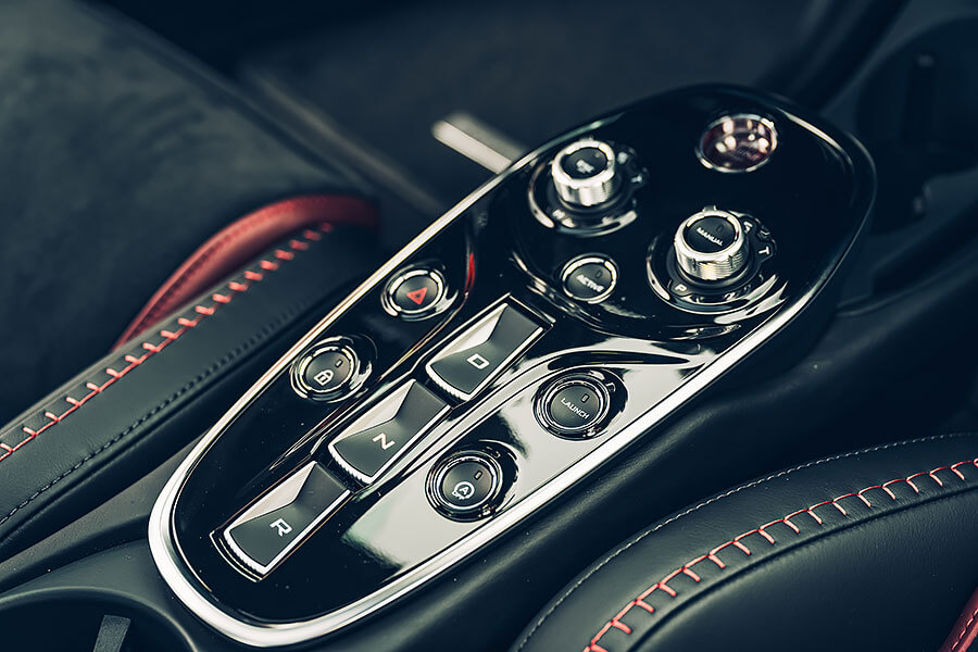 它不是麥拉倫首度嘗試的「GT」跑車,或許第一次成果不如預期,既然如此那就來第二次吧,有請New GT。