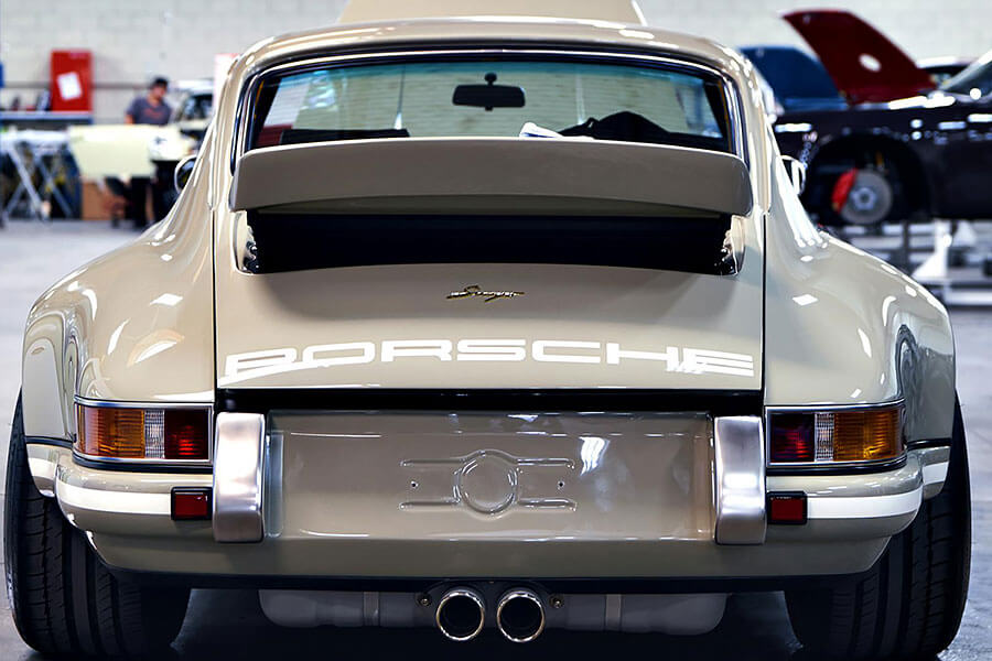 TG和Singer持續發酵的愛情故事現已暴升五個檔,也是時候登堂入室拜會他們的新廠房。