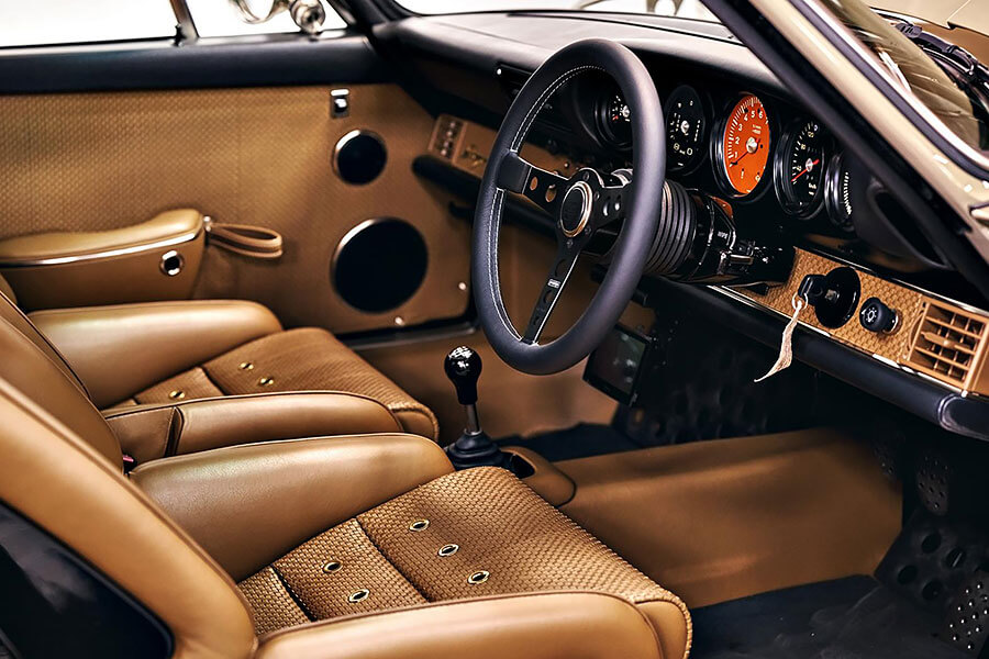 TG和Singer持續發酵的愛情故事現已暴升五個檔,也是時候登堂入室拜會他們的新廠房。