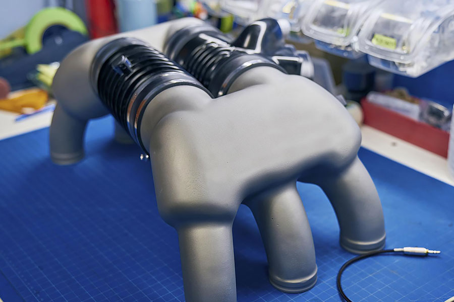 TG和Singer持續發酵的愛情故事現已暴升五個檔,也是時候登堂入室拜會他們的新廠房。