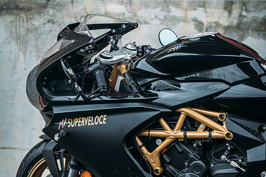 你知道嗎?當義大利人幫一部車冠上超級快的名字時,就真的無須懷疑它真的很快這件事了。