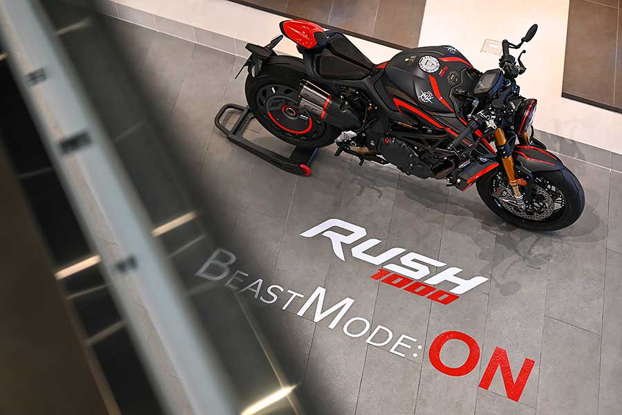 你知道嗎?當義大利人幫一部車冠上超級快的名字時,就真的無須懷疑它真的很快這件事了。