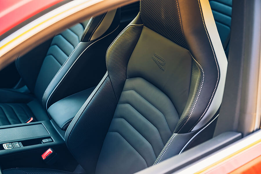 馬步扎得夠穩,功夫自然了得。