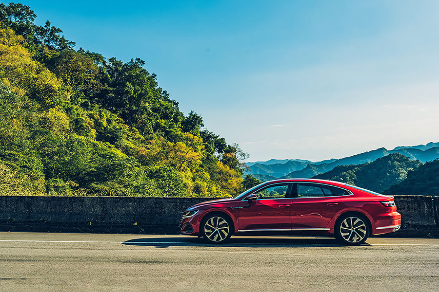 馬步扎得夠穩,功夫自然了得。