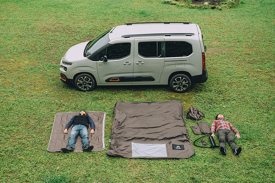 出門露營,最麻煩的就是搭帳與收帳等事項,光是接好營帳支架就可能讓露營之旅以叫罵聲揭開序曲。