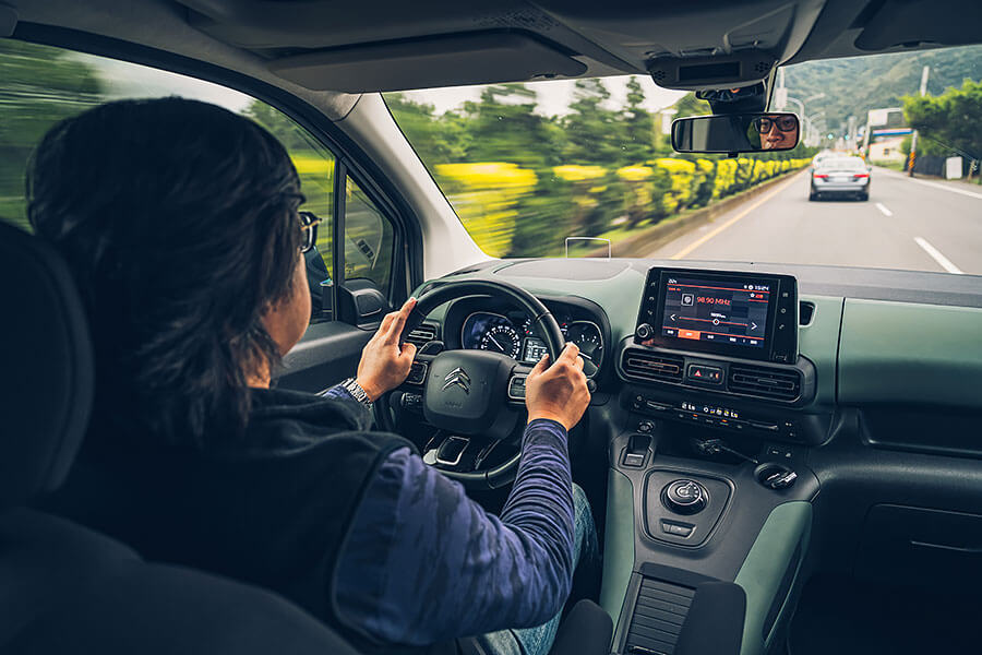 出門露營,最麻煩的就是搭帳與收帳等事項,光是接好營帳支架就可能讓露營之旅以叫罵聲揭開序曲。