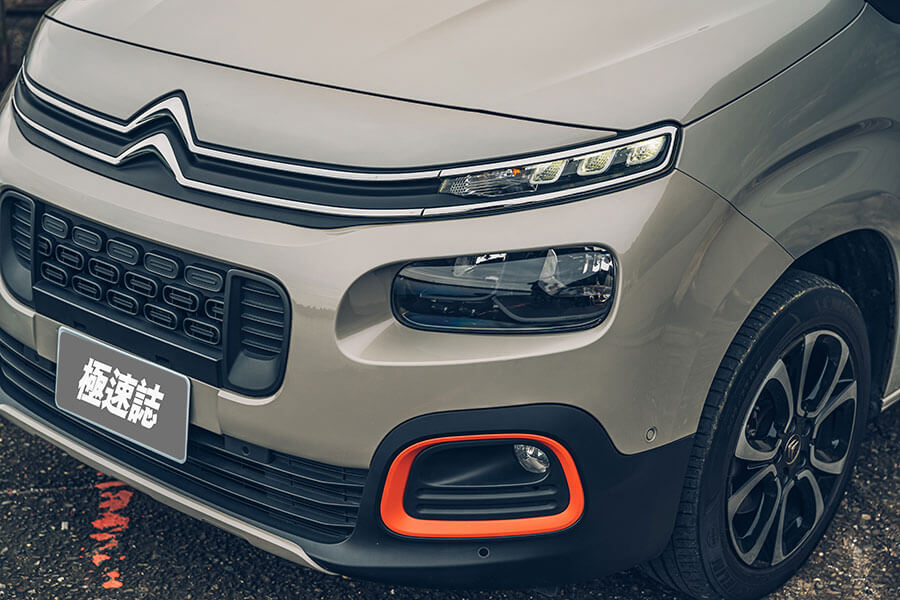 出門露營,最麻煩的就是搭帳與收帳等事項,光是接好營帳支架就可能讓露營之旅以叫罵聲揭開序曲。