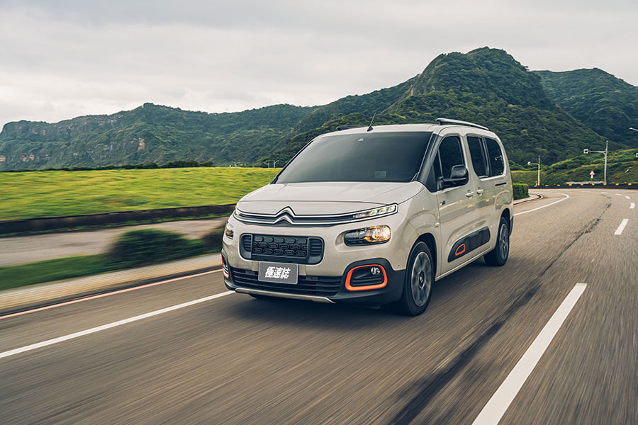 出門露營,最麻煩的就是搭帳與收帳等事項,光是接好營帳支架就可能讓露營之旅以叫罵聲揭開序曲。