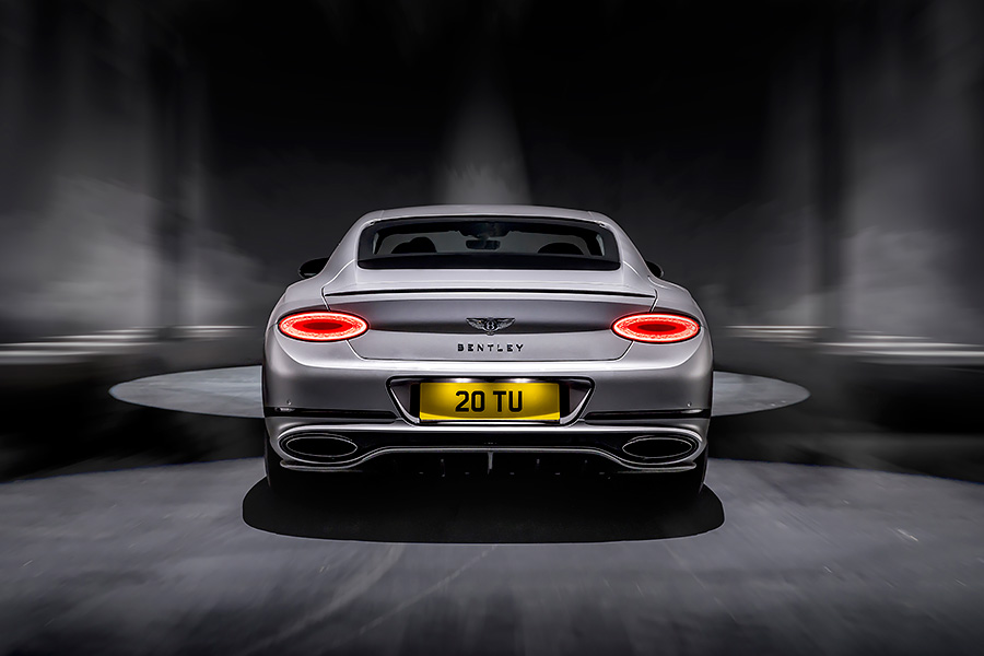 不就只是推出個Speed車型?沒想到就順便打造出了一部史上最速……