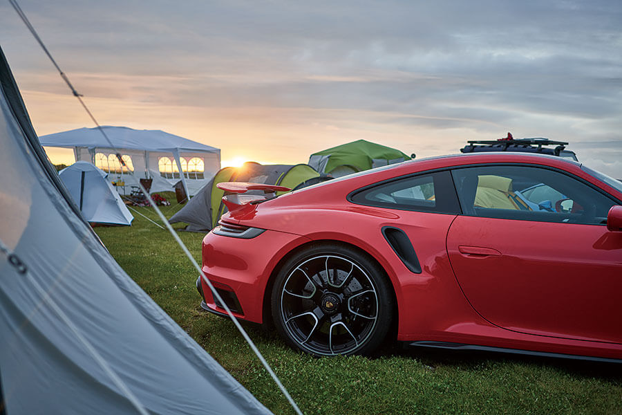 經過多番試招打了幾次甜甜圈轉和一兩場爭論後,我們終於篩選出五大高手,現在輪到Harris從中挑選出冠軍人馬。