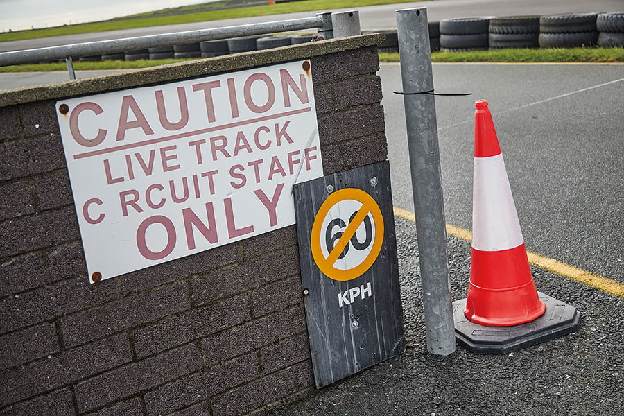 經過多番試招打了幾次甜甜圈轉和一兩場爭論後,我們終於篩選出五大高手,現在輪到Harris從中挑選出冠軍人馬。