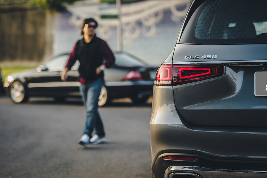 老實說GLS在台灣已經發表超過一年,前段時間倒也是顯得有些陌生,不過最近也趁著邁巴赫版本的到來而熱鬧一波。