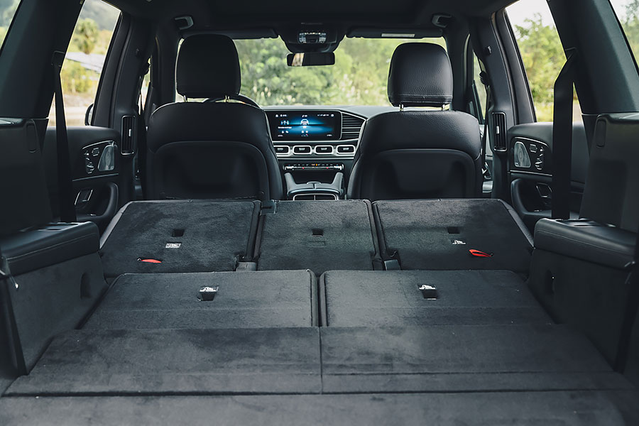 老實說GLS在台灣已經發表超過一年,前段時間倒也是顯得有些陌生,不過最近也趁著邁巴赫版本的到來而熱鬧一波。