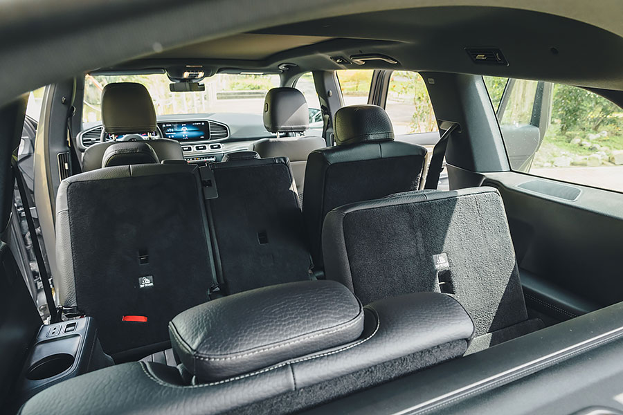 老實說GLS在台灣已經發表超過一年,前段時間倒也是顯得有些陌生,不過最近也趁著邁巴赫版本的到來而熱鬧一波。