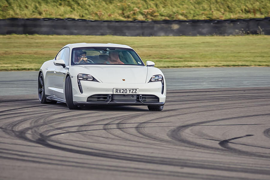 奧迪RS 6和保時捷Taycan有何共通之處嗎？原來比你所想還要多……