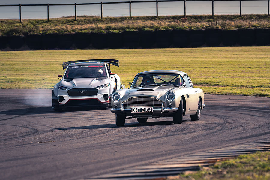 七個電動馬達傍身的1,400hp純種快馬,再加1,000kg下壓力和飄移身手?這樣的SUV方合我輩法眼嗎?