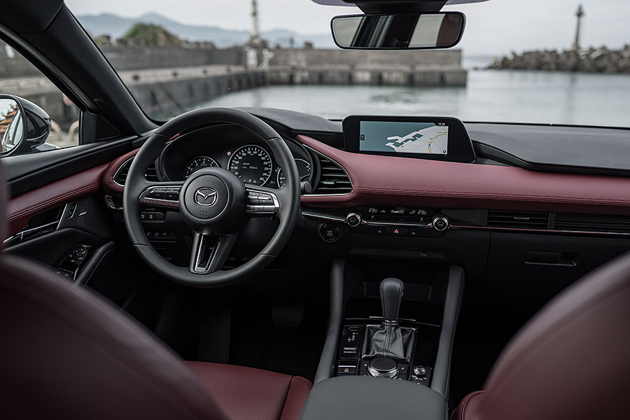 比起童話故事裡的白馬王子,現實世界裡的御鉄黑騎士更懂得如何擄獲人心。