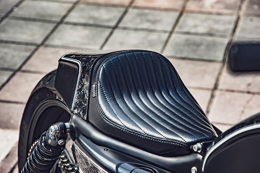 Rough Crafts這些年的成品並不少，每一輛皆為車主精心客制完成心中的那部帥氣模樣，這是客製化的優勢更具稀有獨特性。