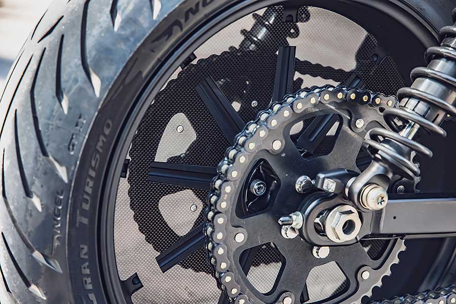 Rough Crafts這些年的成品並不少，每一輛皆為車主精心客制完成心中的那部帥氣模樣，這是客製化的優勢更具稀有獨特性。