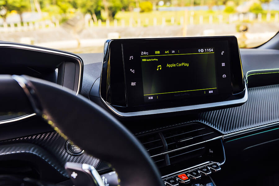 造出一等好車的寶獅2008,擁有亮麗外型及前衛科技使然,這更讓我輩更期待208那天的到來吶。