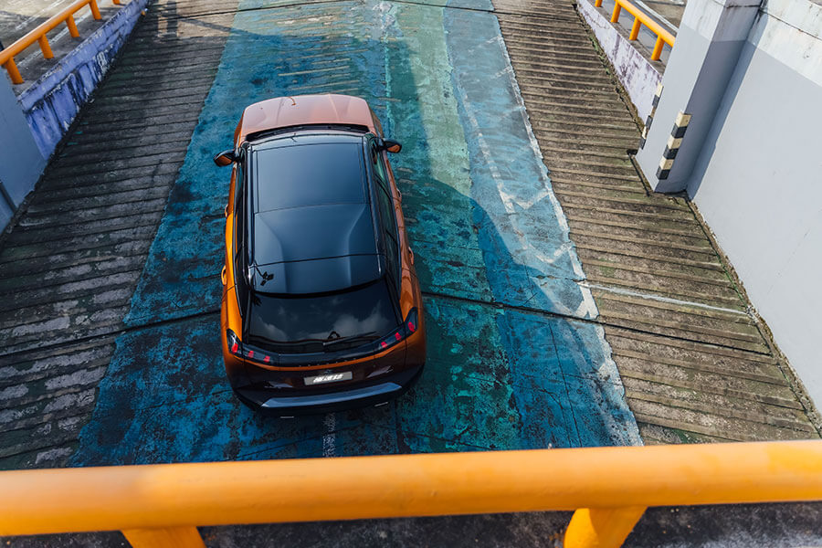 造出一等好車的寶獅2008,擁有亮麗外型及前衛科技使然,這更讓我輩更期待208那天的到來吶。