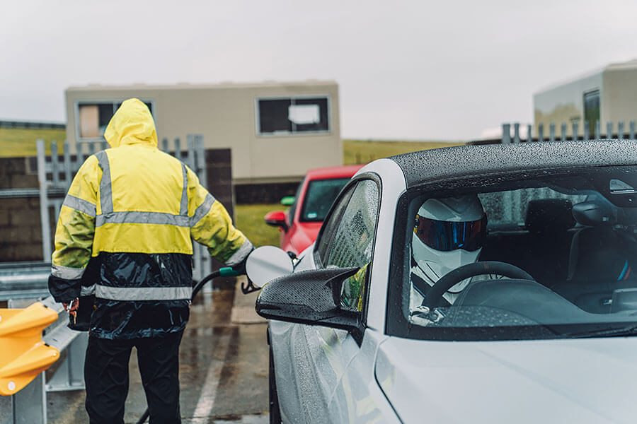 我輩最喜歡的兩款後驅轎跑現已削減重量增強動力,肯定勝似升天吧?
