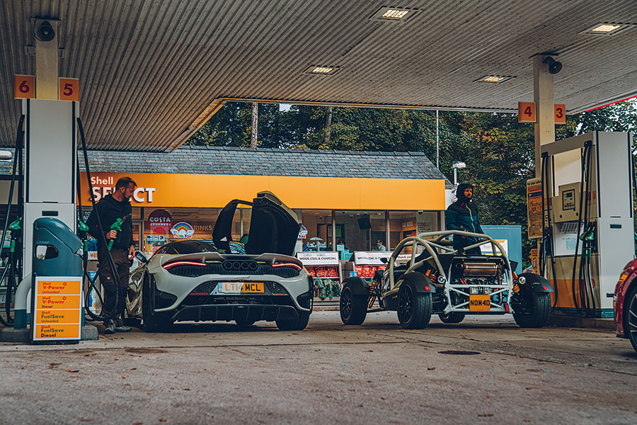 歡度節慶好高興,不過高興之前首先要把你自己和大小行李送抵節日會場。