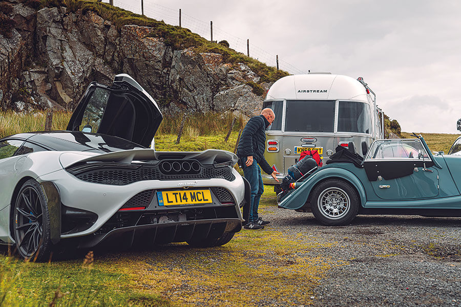 歡度節慶好高興,不過高興之前首先要把你自己和大小行李送抵節日會場。